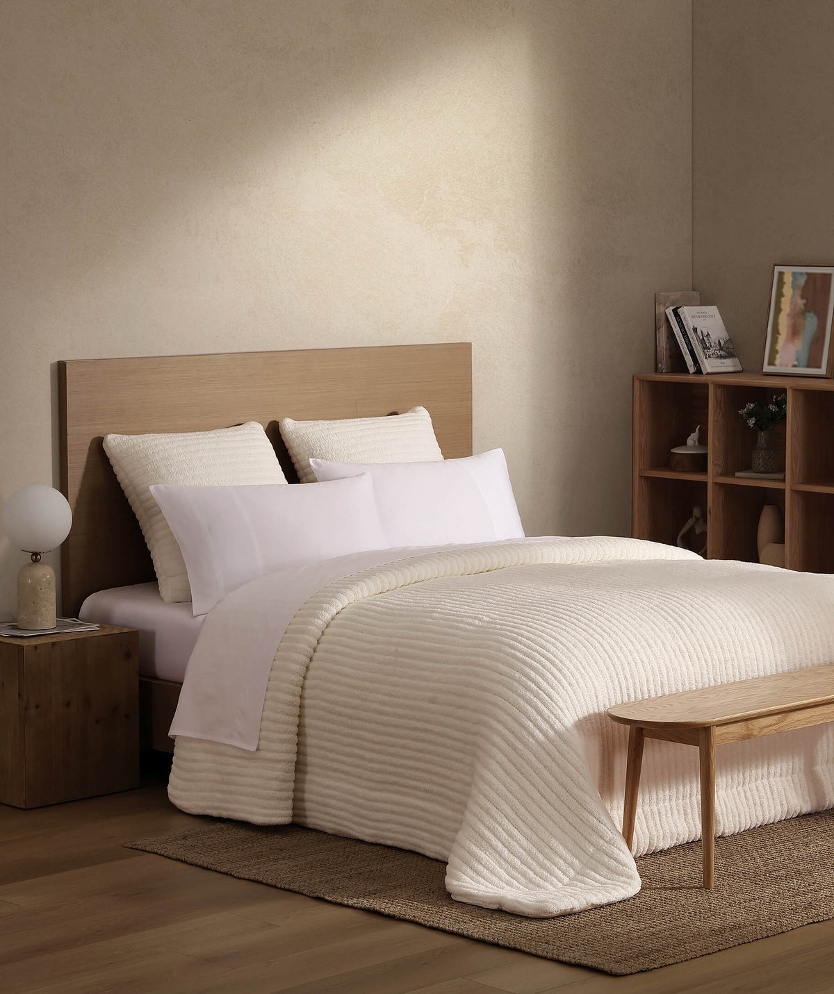 Snug Piped Comforter