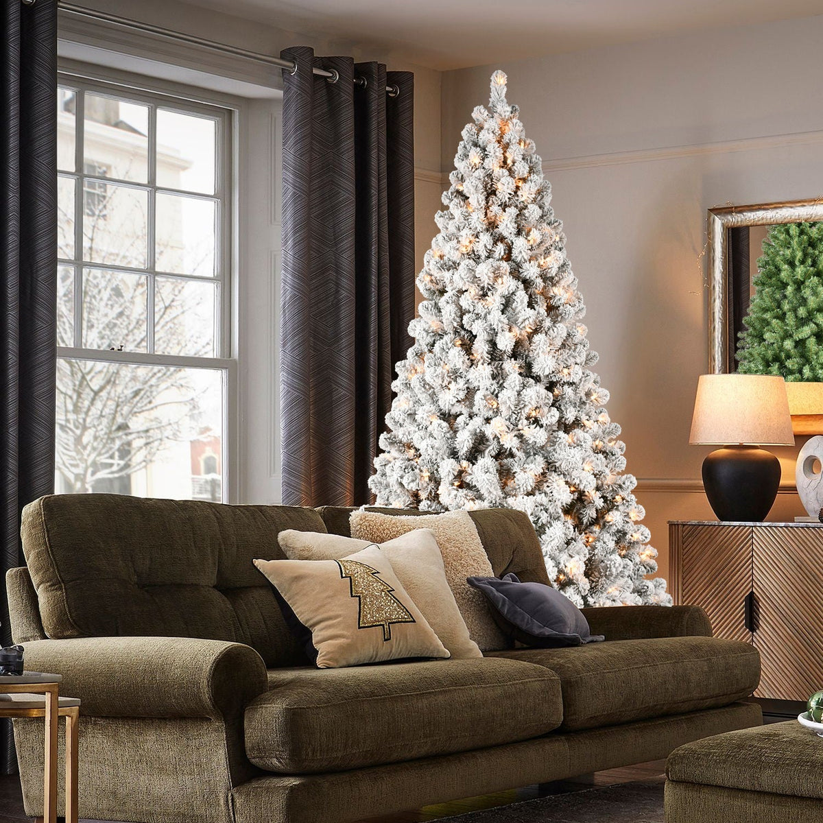 5-Foot Pre-Lit Snow-Flocked Christmas Tree with 650 LED Lights - Green/White