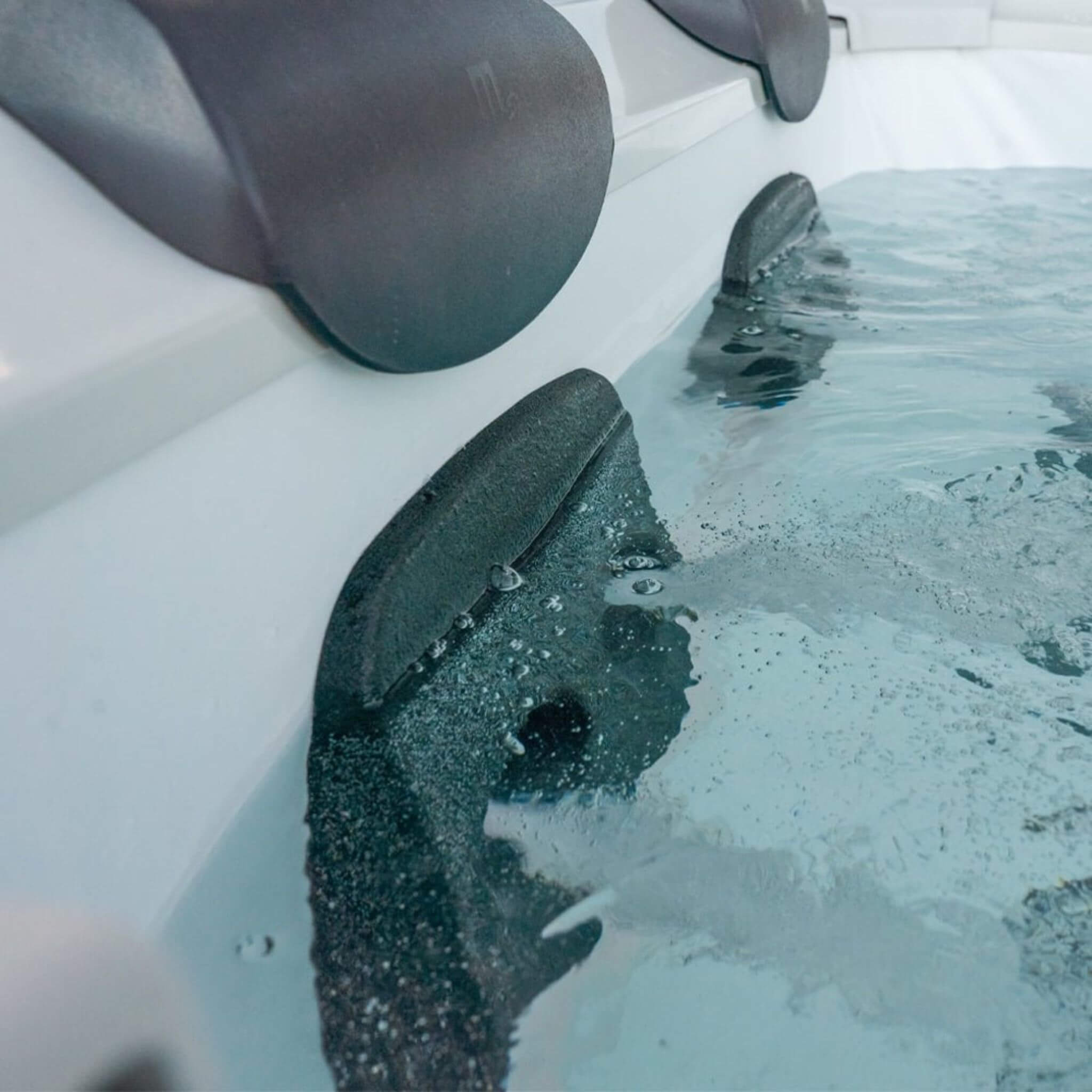 MSpa F-OS063W Oslo Supreme 6-Person 120 Jets Square Spa W/ LED Lights & Integrated App Control (SAK93516)