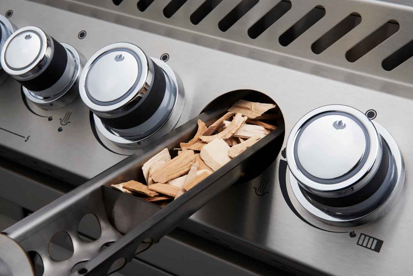 Patio Elegance Gas Grill with Infrared Rear Burner - Built-in Prestige PRO™ 665