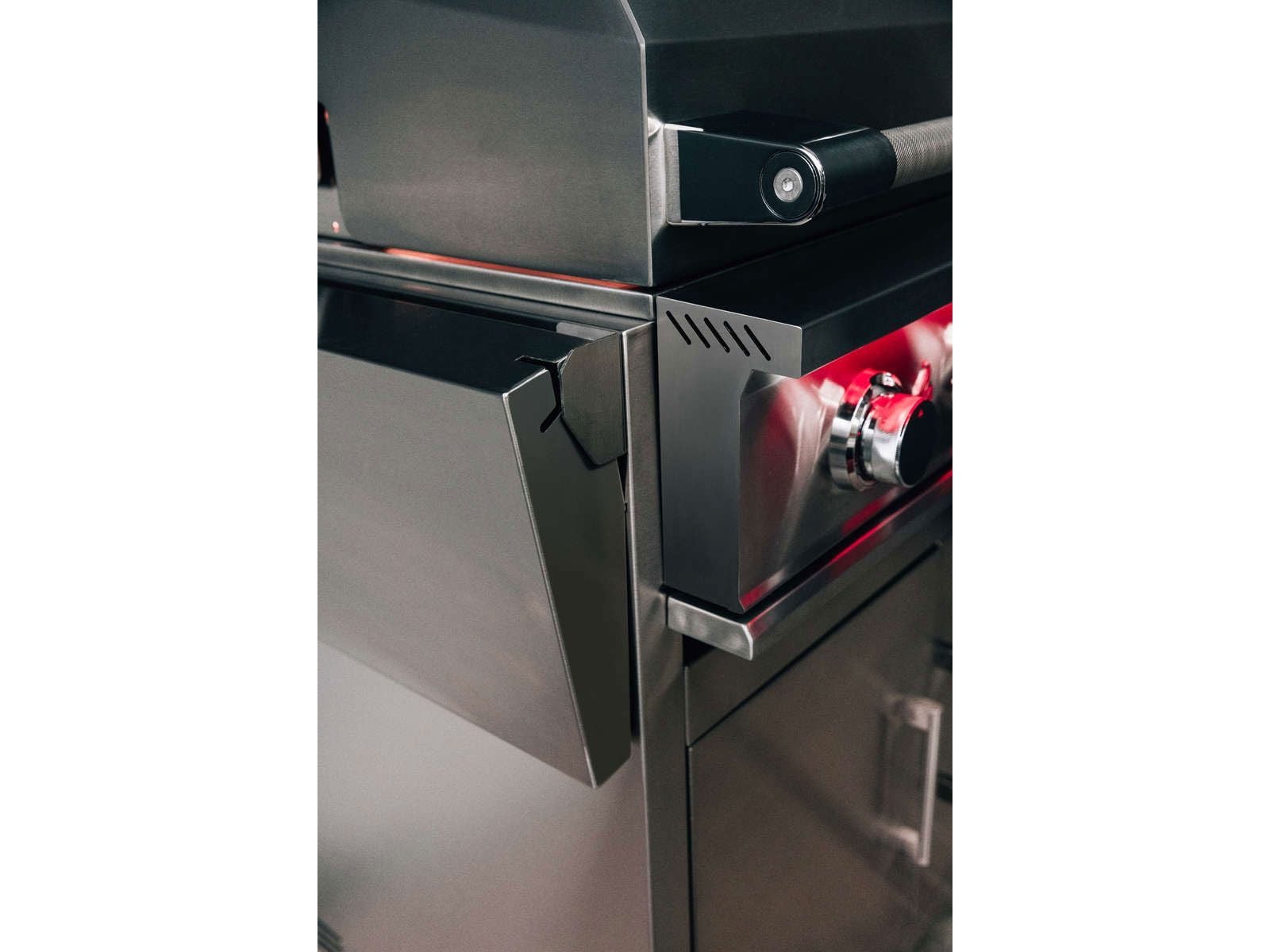 TrueFlame Deluxe Cart with 2 Fold-Down Side Shelves for 32" Grills