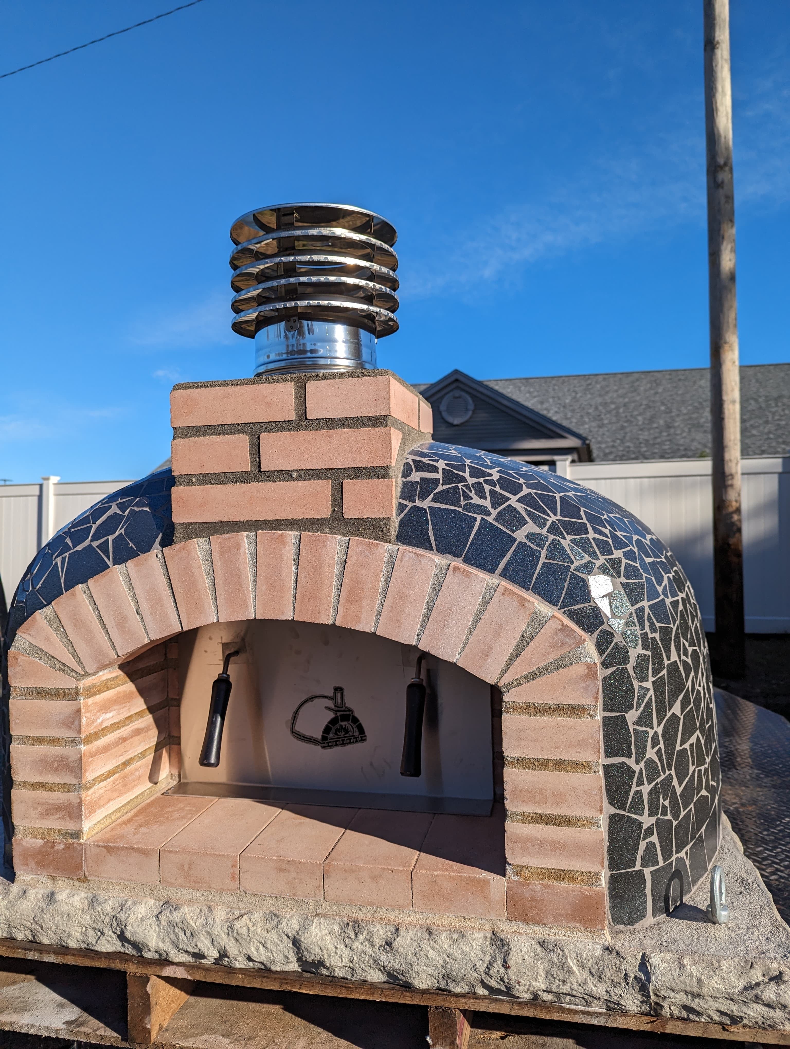 Traditional Wood Fired Brick Pizza Oven - Mediterranean Pro Mosaic